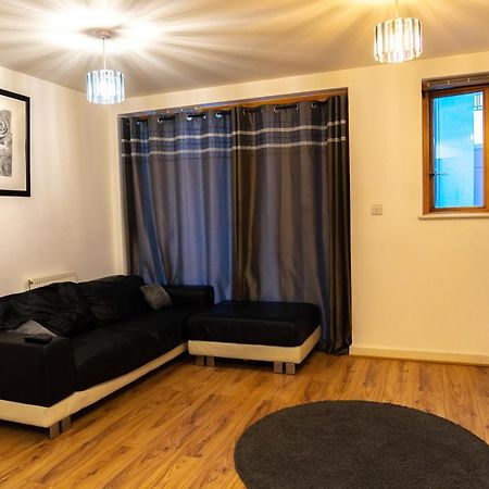 Lovely 1-Bed Apartment In Hackney London Bagian luar foto