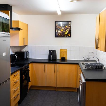 Lovely 1-Bed Apartment In Hackney London Bagian luar foto