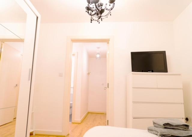 Lovely 1-Bed Apartment In Hackney London Bagian luar foto