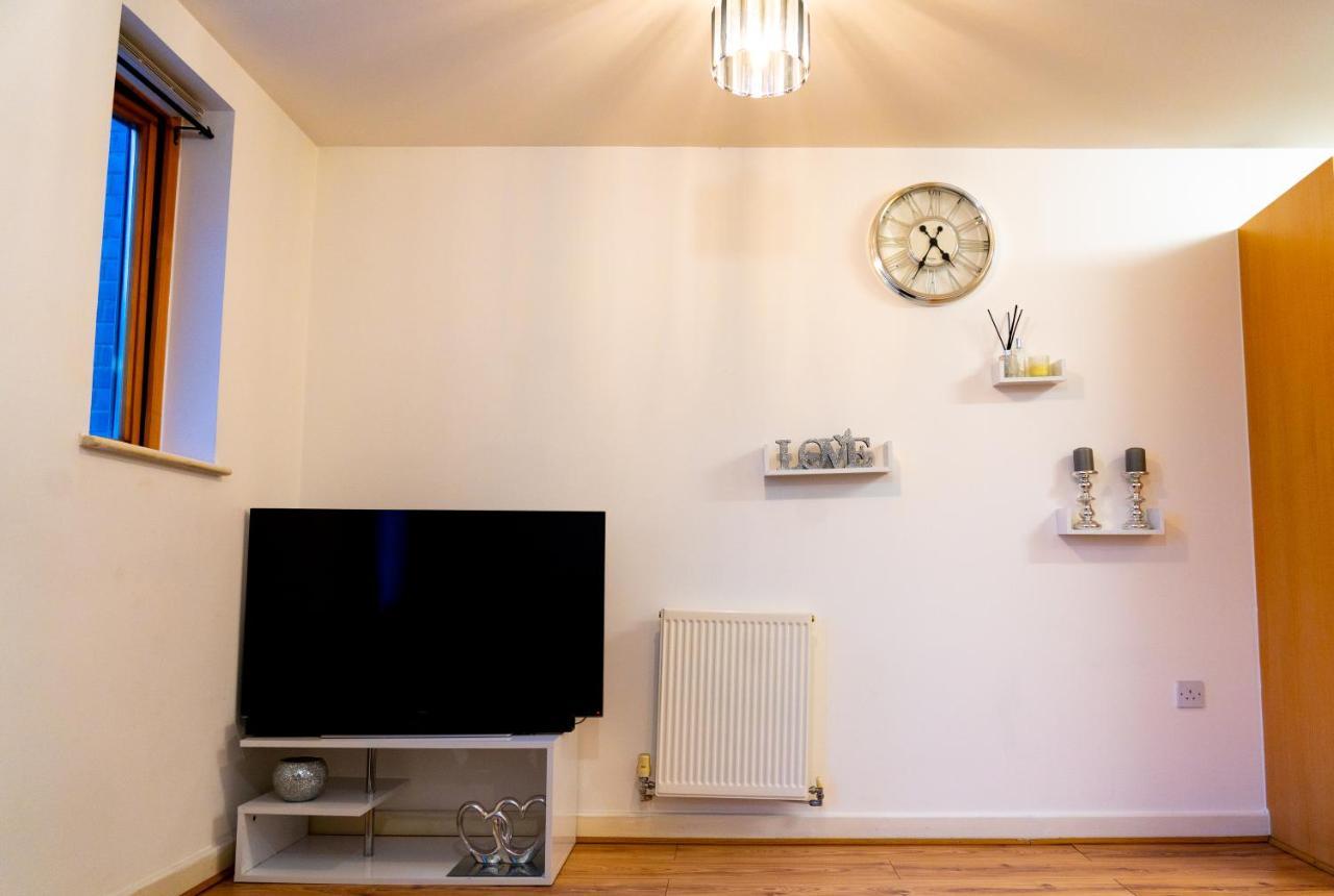 Lovely 1-Bed Apartment In Hackney London Bagian luar foto