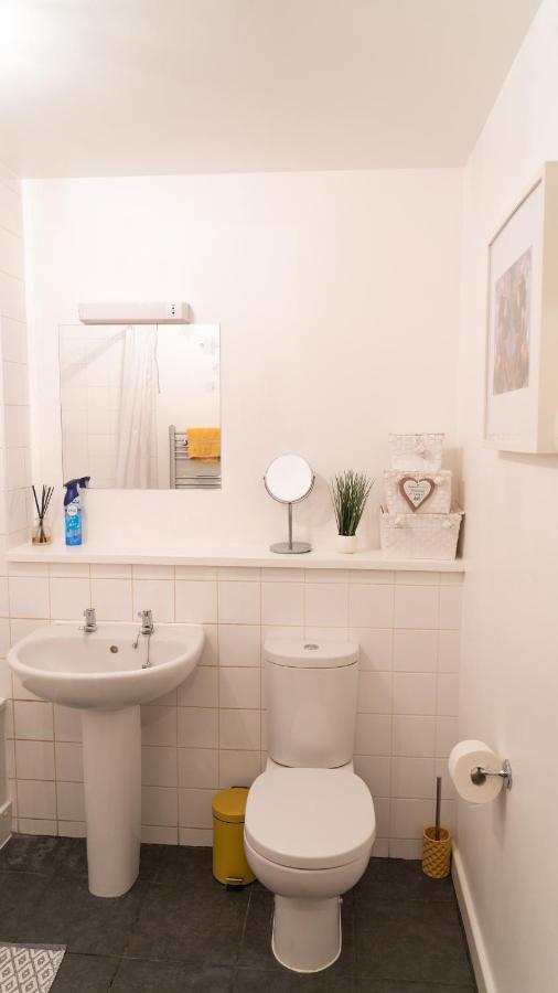 Lovely 1-Bed Apartment In Hackney London Bagian luar foto